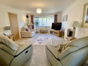 Lounge- click for photo gallery